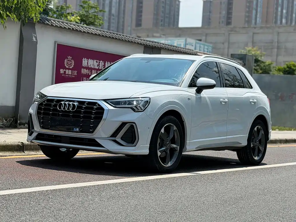 Audi Q3 2022 35 TFSI Fashionable and Dynamic купить на сайте DeffCars