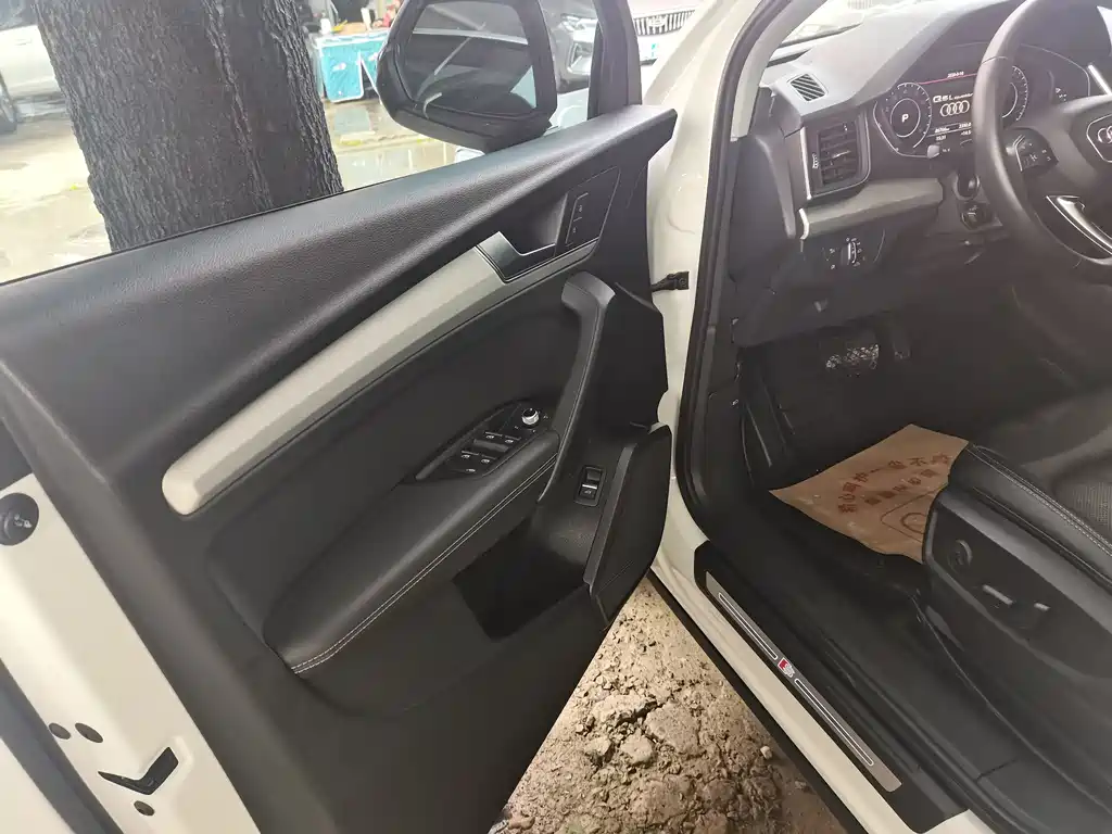 Audi Q5L 2020 40 TFSI enjoys fashionable style купить на сайте DeffCars