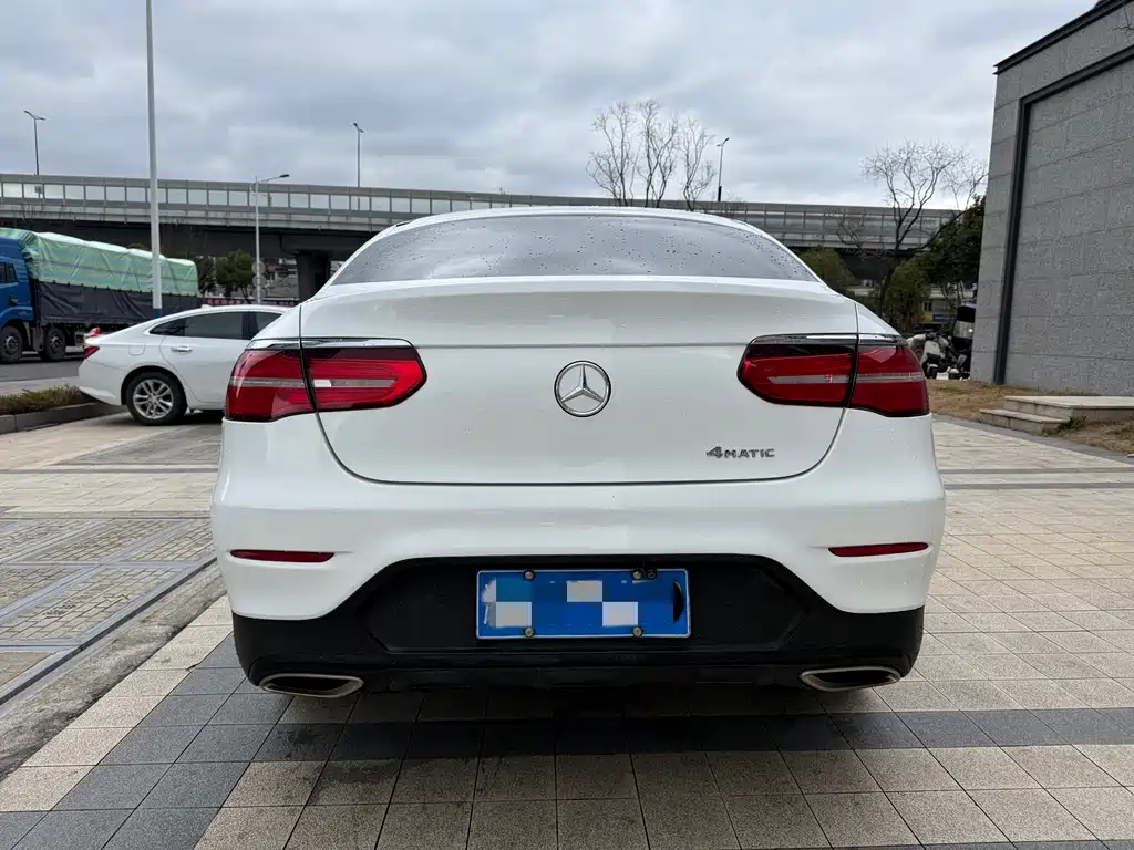 Mercedes-Benz GLC Coupe 2018 GLC 200 4MATIC Coupe SUV купить на сайте DeffCars