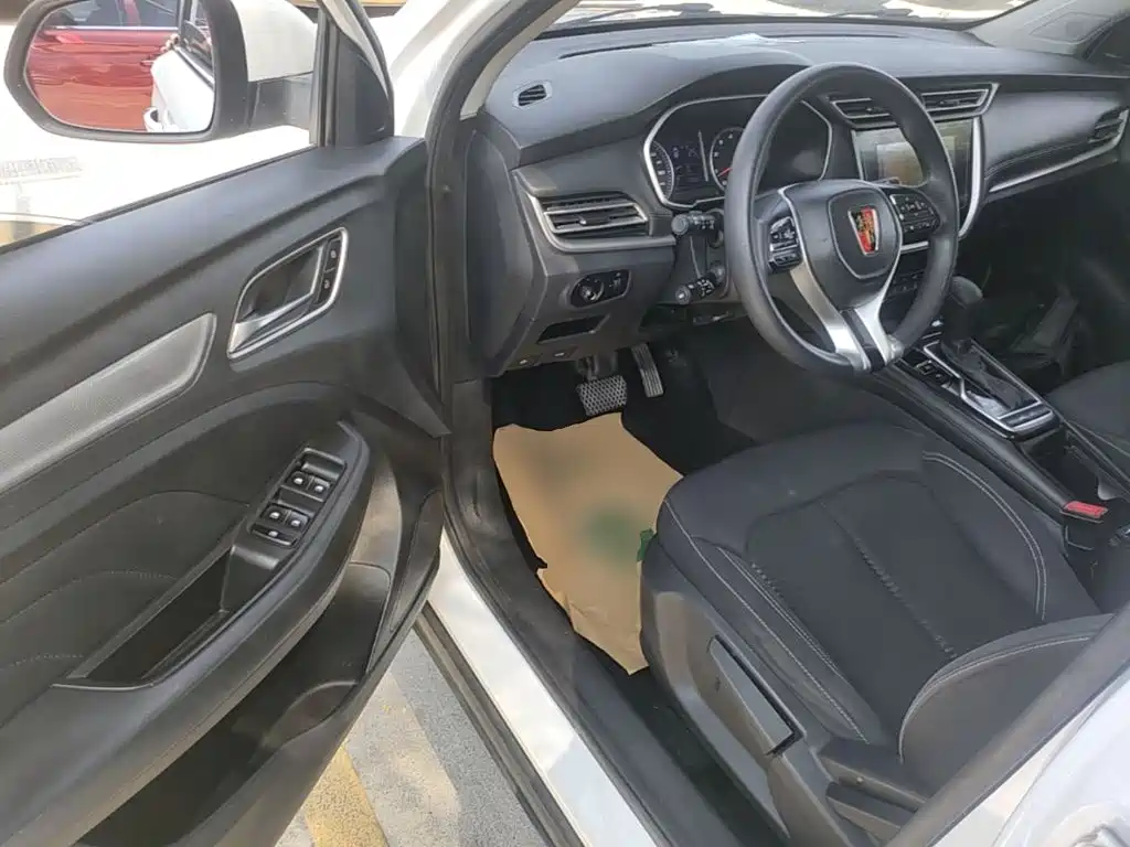 Roewe RX3 2020 1.6L CVT 4G Internet Super Cool Elite Edition купить на сайте DeffCars