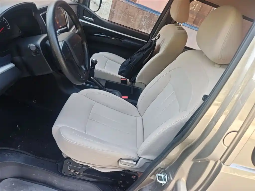 Lingzhi 2023 M5 1.6L practical 5-seater купить на сайте DeffCars