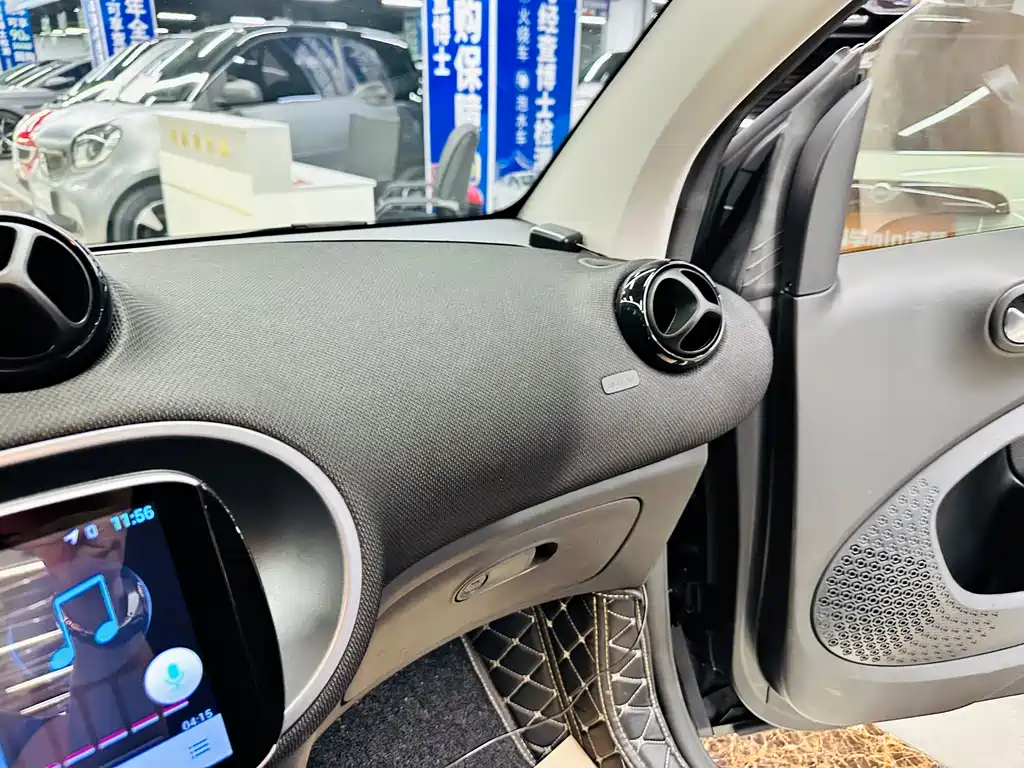 smart fortwo 2018 1.0L 52kW hardtop passion version National V купить на сайте DeffCars