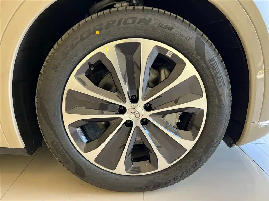 Zhijie R7 2026 extended range Max+ купить на сайте DeffCars