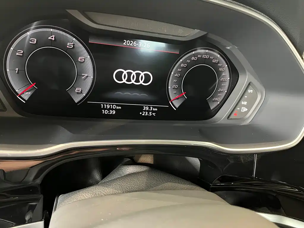 Audi Q3 2024 35 TFSI Fashionable and Dynamic купить на сайте DeffCars