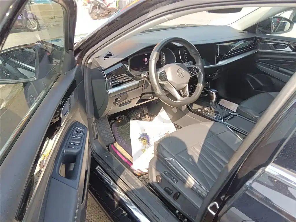 Passat 2022 330TSI Deluxe Edition купить на сайте DeffCars