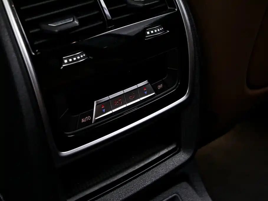 BMW X7 2023 xDrive40i Exclusive M Sports Package купить на сайте DeffCars