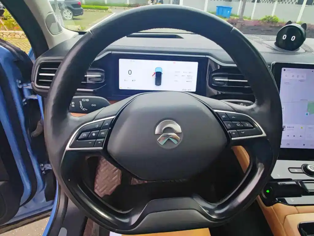 NiO ES8 2018 355KM Base Edition Seven Seater купить на сайте DeffCars
