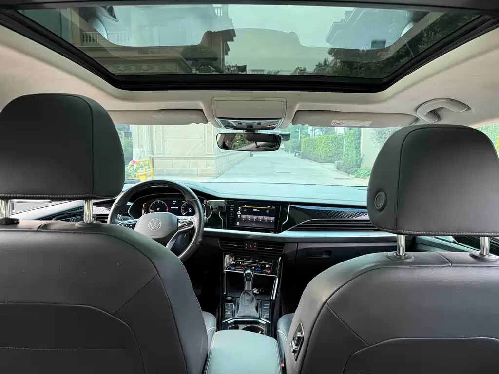 Passat 2023 330TSI Starry Sky Deluxe Edition купить на сайте DeffCars