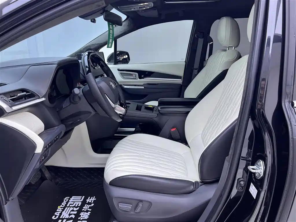 SIENNA 2024 2.5L Hybrid Comfort Edition купить на сайте DeffCars
