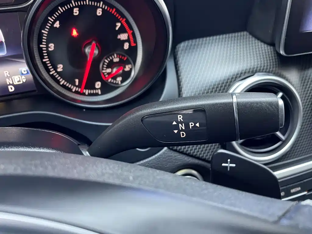 Mercedes-Benz GLA 2018 GLA 200 Fashion Model купить на сайте DeffCars