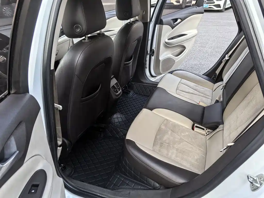 Weilan 2015 Sedan 15S Automatic Leading Type купить на сайте DeffCars