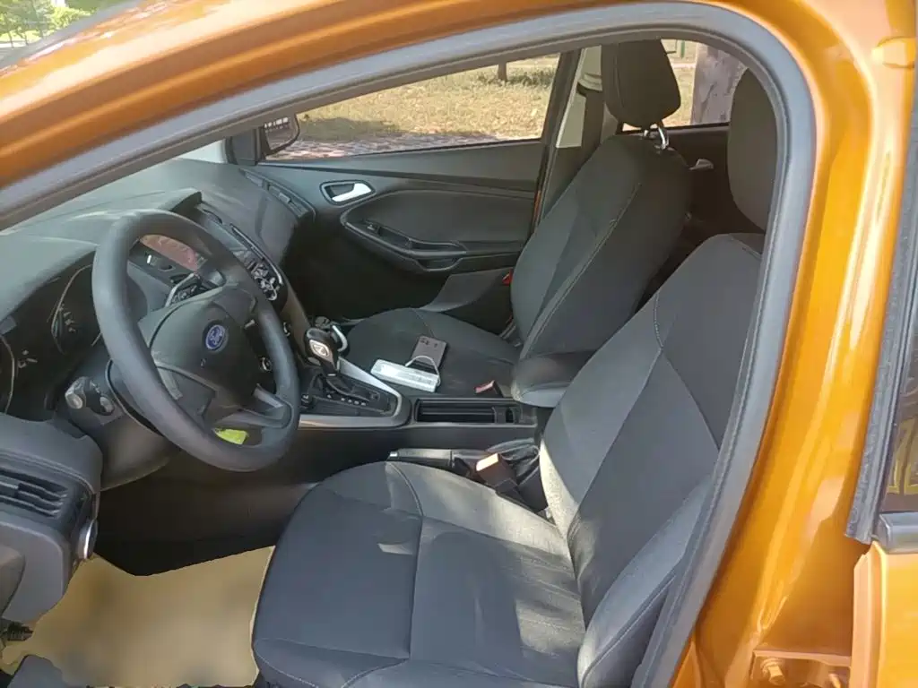 Focus 2015 hatchback 1.6L automatic comfort type купить на сайте DeffCars