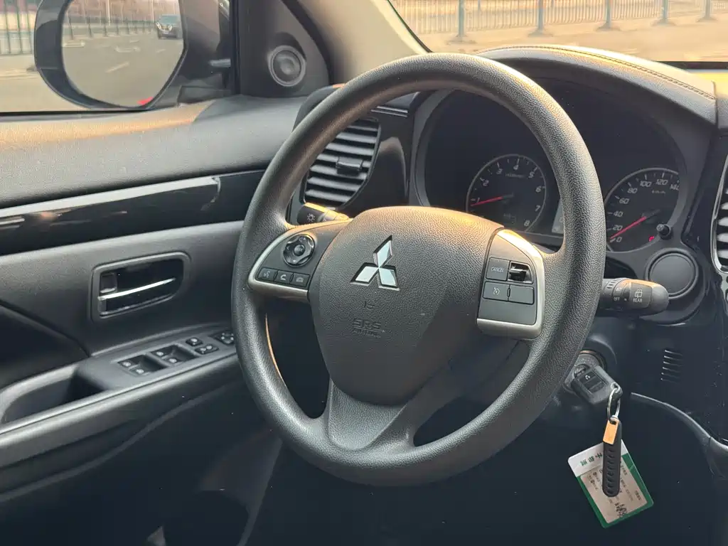 Outlander 2021 facelift 2.0L 2WD smooth version 5 seats купить на сайте DeffCars
