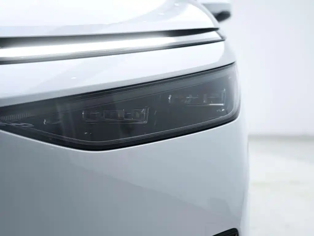 Xpeng X9 2025 pure electric 740 long battery life Max купить на сайте DeffCars