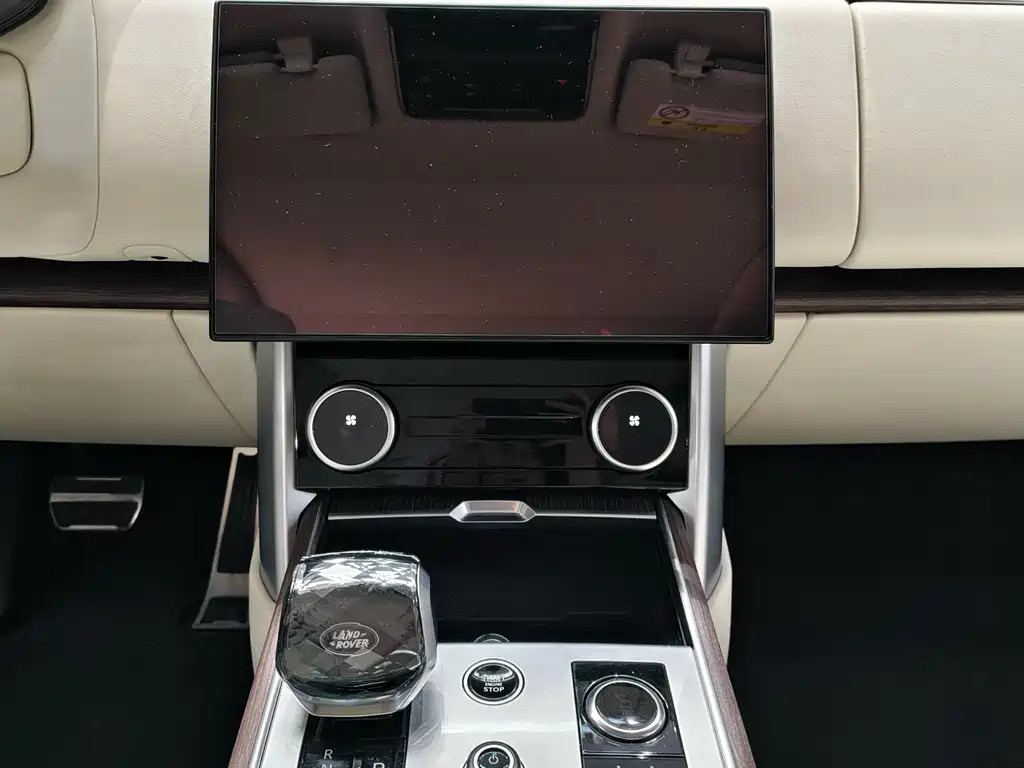 Range Rover 2023 3.0 L6 400PS Extended Edition купить на сайте DeffCars