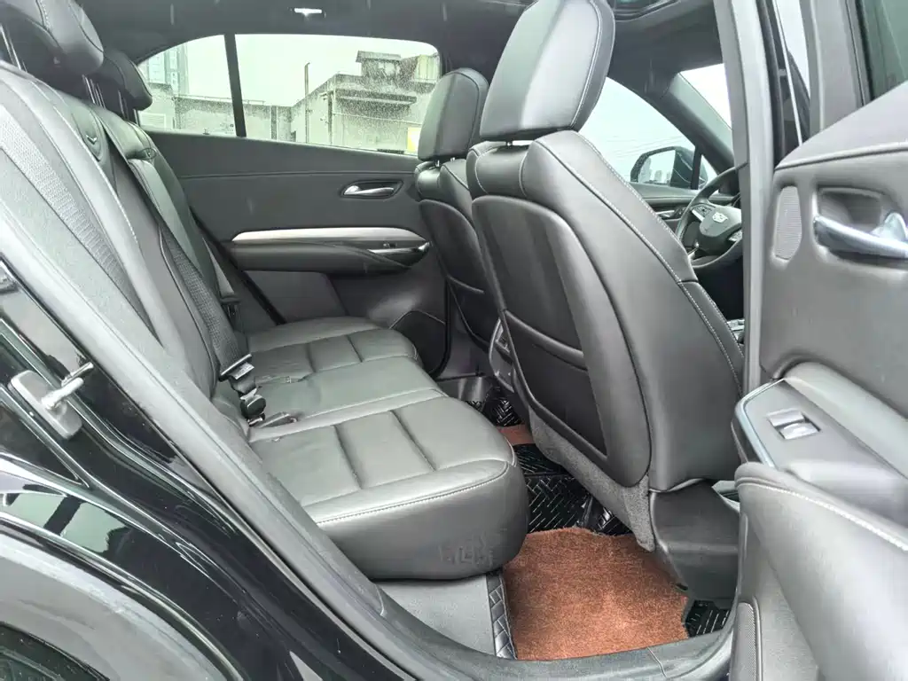 Cadillac XT4 2023 28T two-wheel drive premium model купить на сайте DeffCars