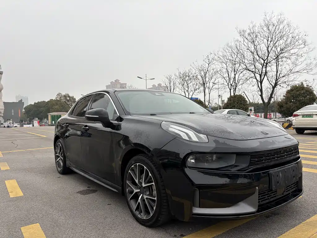 Lynk & Co 03 2021 1.5TD DCT Pro купить на сайте DeffCars