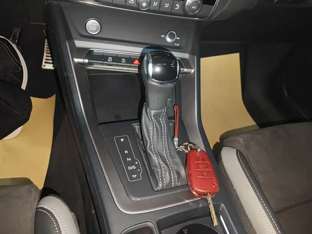 Audi Q3 2020 35 TFSI Fashionable and Dynamic купить на сайте DeffCars