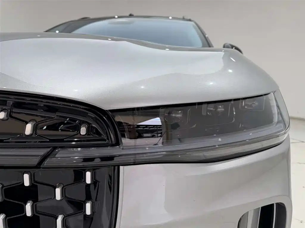 Voyager 2023 2.0T four-wheel drive Zunrui hybrid version купить на сайте DeffCars