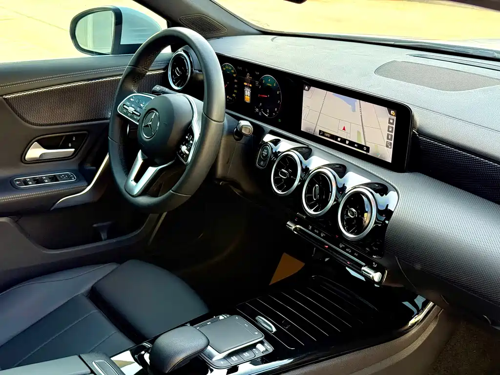 Mercedes-Benz A-Class 2022 A 200 L Sports Sedan Dynamic Type купить на сайте DeffCars