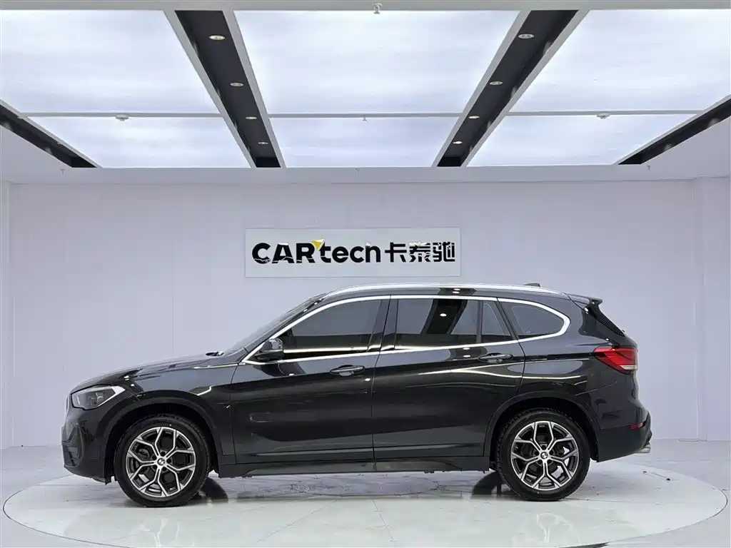 BMW X1 2022 sDrive25Li Leading Model купить на сайте DeffCars