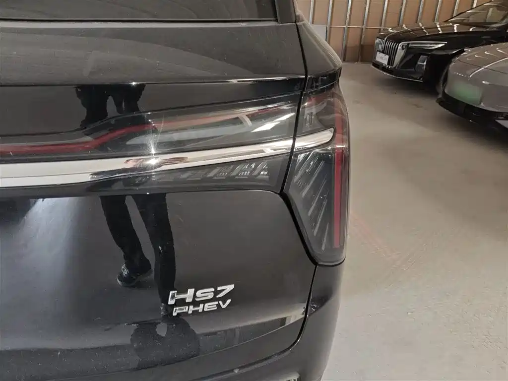 Hongqi HS7 PHEV 2024 2.0T PHEV four-wheel drive Qichang version 6 seats купить на сайте DeffCars