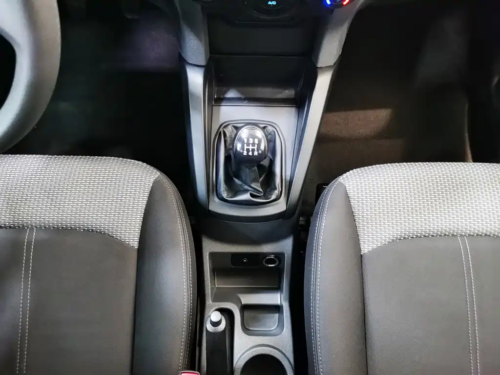Yibo 2017 1.5L manual comfort model купить на сайте DeffCars