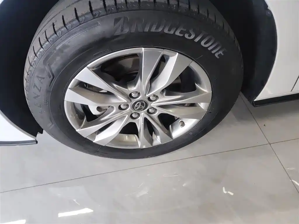 SIENNA 2023 2.5L Hybrid Deluxe Edition купить на сайте DeffCars