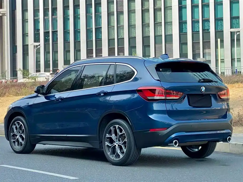 BMW X1 2021 sDrive25Li Leading Model купить на сайте DeffCars