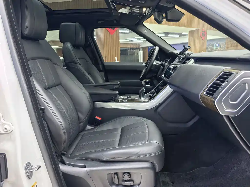 Range Rover Sport New Energy 2018 P400e купить на сайте DeffCars