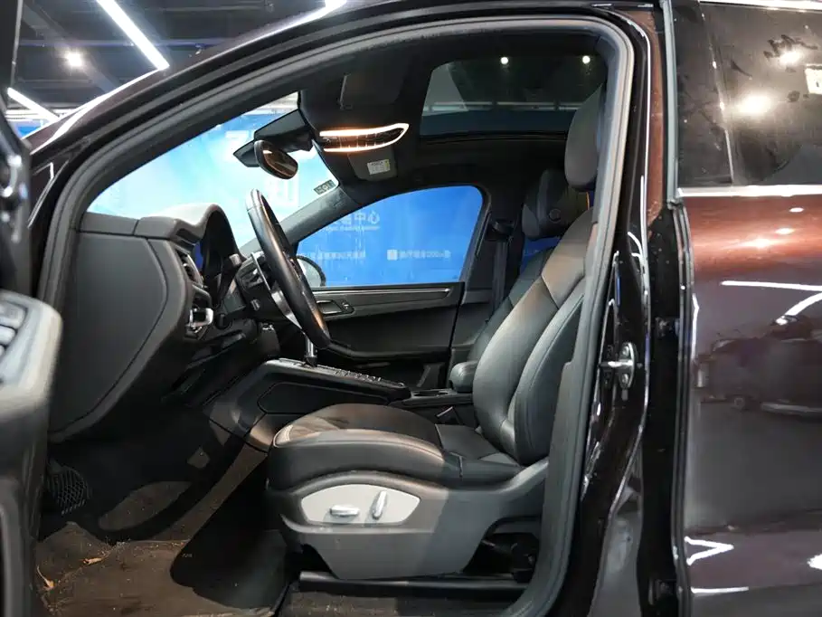 Macan 2017 Macan 2.0T купить на сайте DeffCars