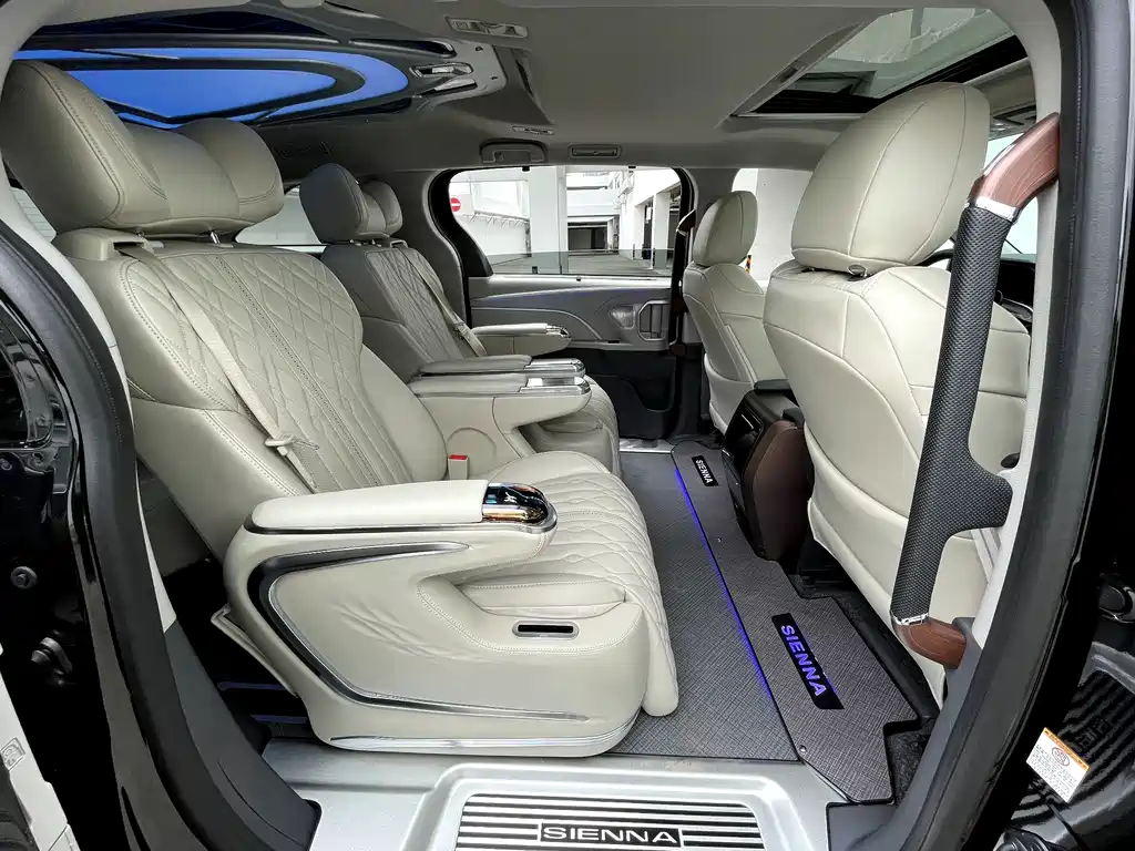 SIENNA 2026 2.5L dual-engine two-wheel drive comfort version купить на сайте DeffCars