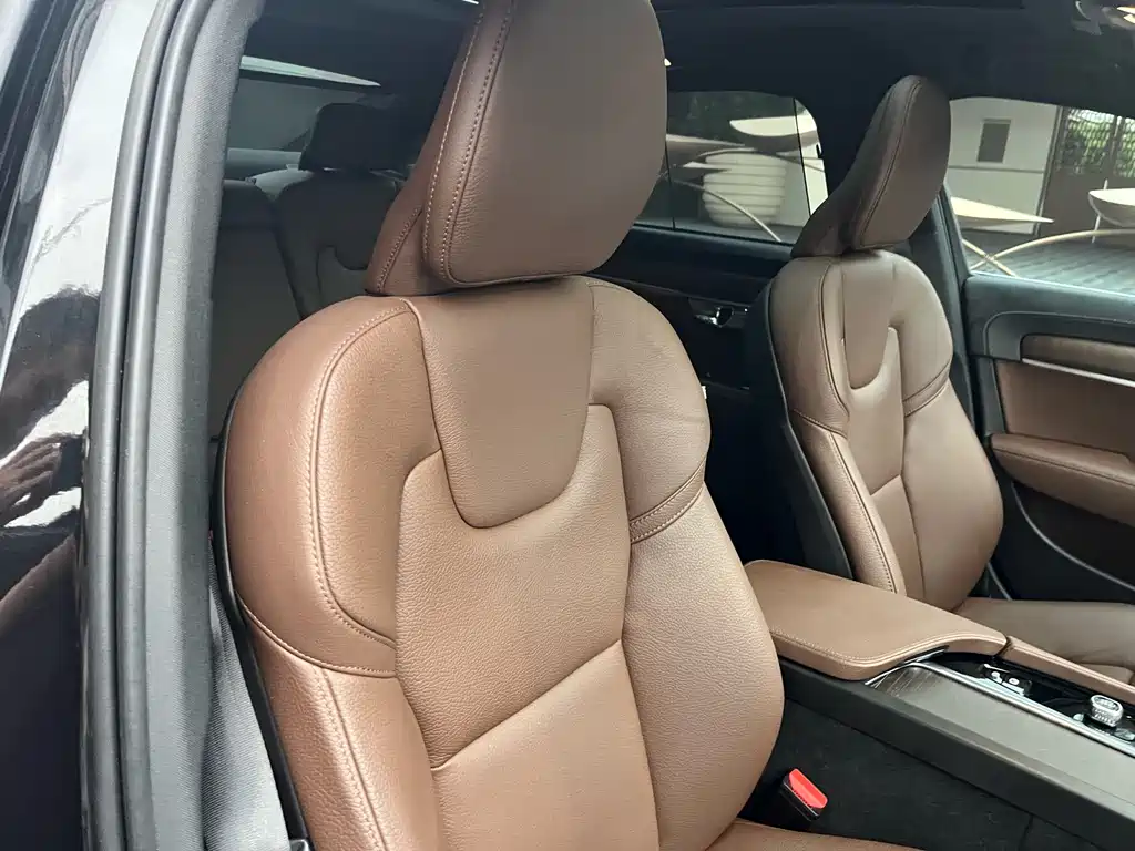 Volvo S90 2022 B5 Zhiyuan Luxury Edition купить на сайте DeffCars