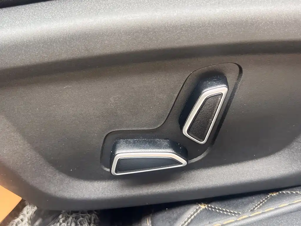 Changan UNI-V 2023 1.5T Premium купить на сайте DeffCars