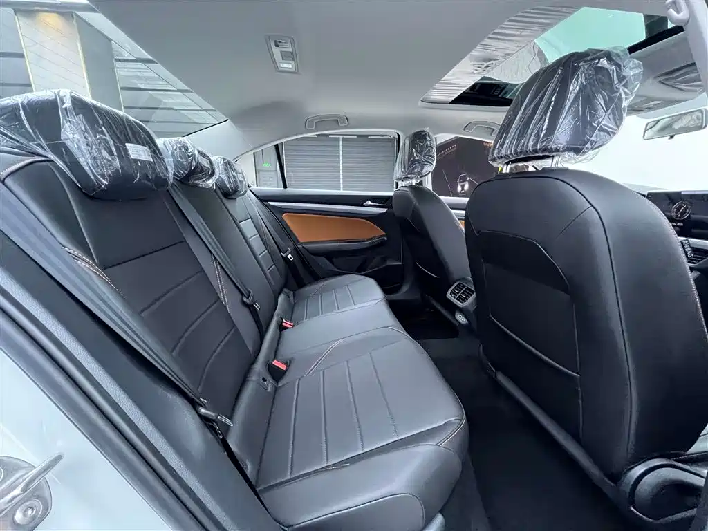Bora 2025 facelift 200TSI DSG Yuexing Navigation Edition купить на сайте DeffCars