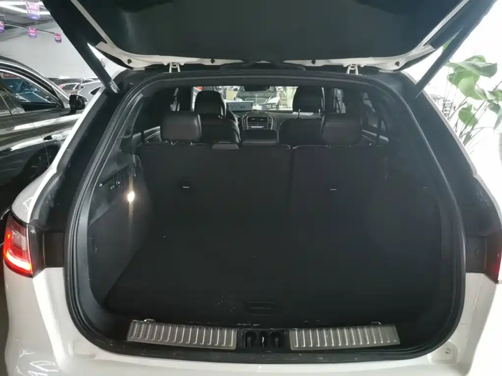 Voyager imported 2019 2.0T two-wheel drive exclusive version, National VI купить на сайте DeffCars