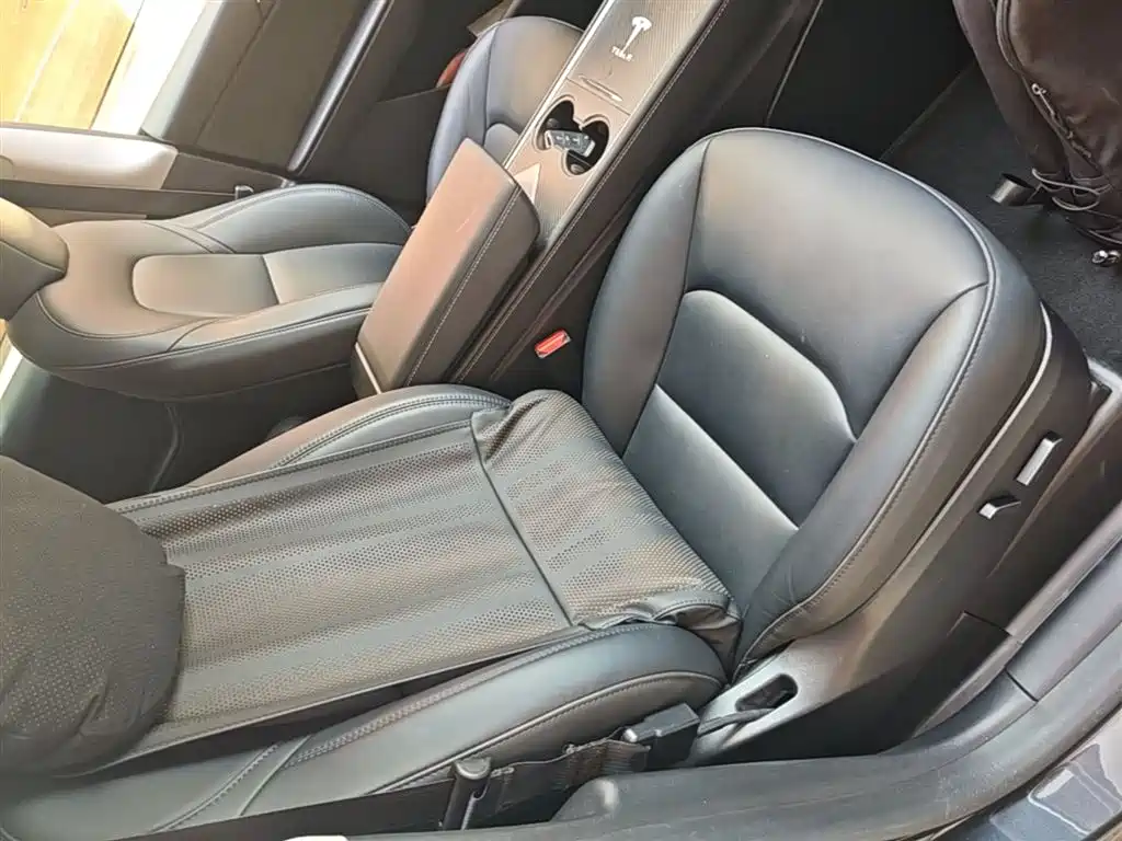 Model Y 2024 rear-wheel drive version купить на сайте DeffCars