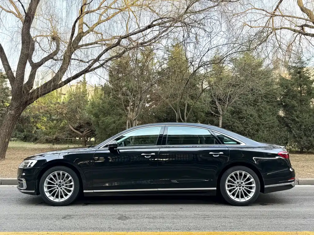 Audi A8 2022 A8L 50 TFSI quattro Comfort Collection Edition купить на сайте DeffCars