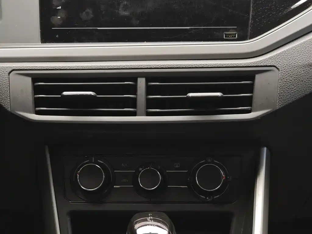 Polo 2023 facelift Plus 1.5L automatic indulgence version купить на сайте DeffCars