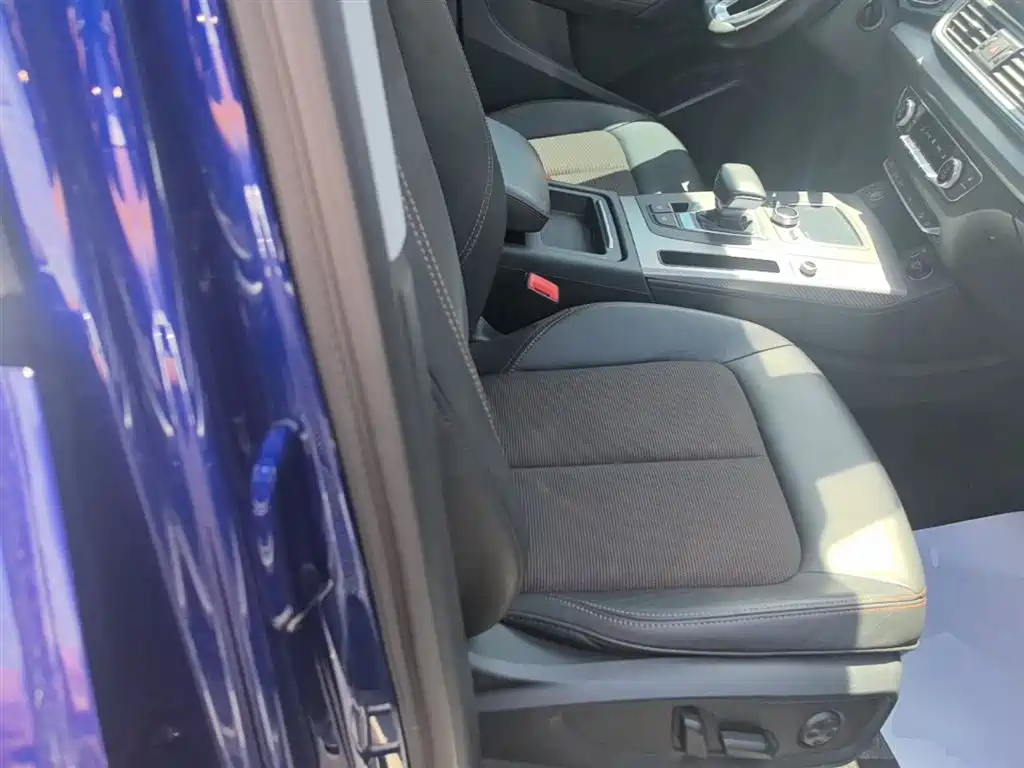 Audi Q5L 2018 45 TFSI Exclusive Fashion Type National V купить на сайте DeffCars