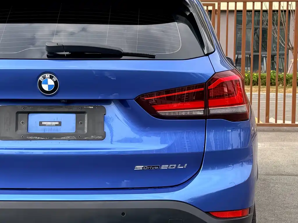 BMW X1 2020 sDrive20Li Exclusive Model купить на сайте DeffCars