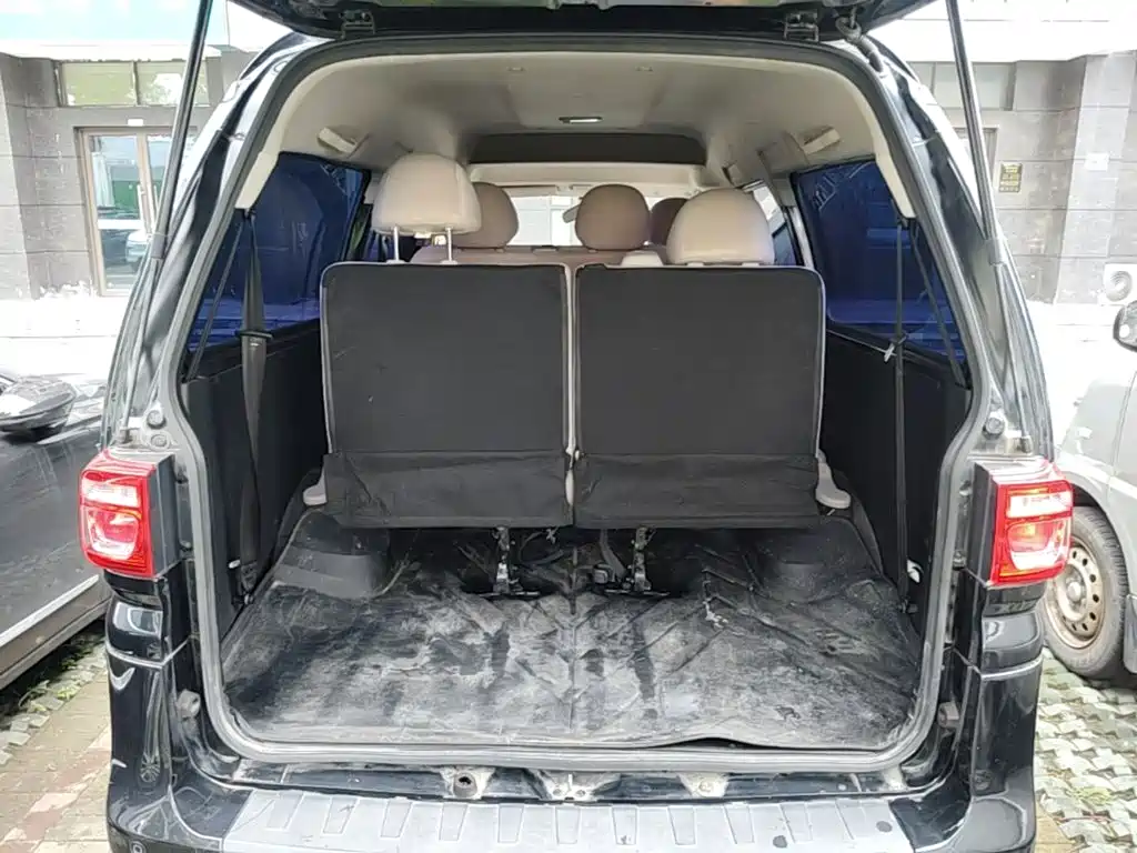 Lingzhi 2023 M5L 1.6L basic model 7 seats купить на сайте DeffCars
