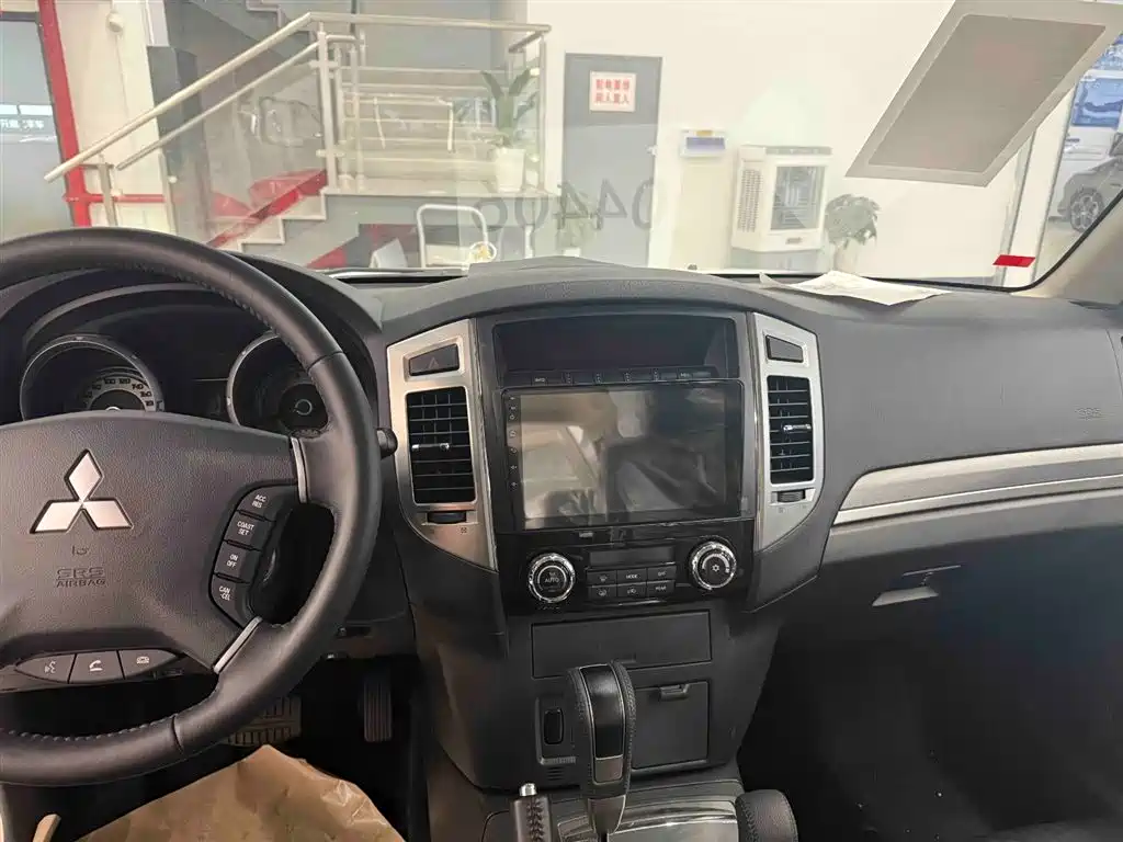 Pajero imported 2020 3.0L automatic standard version купить на сайте DeffCars