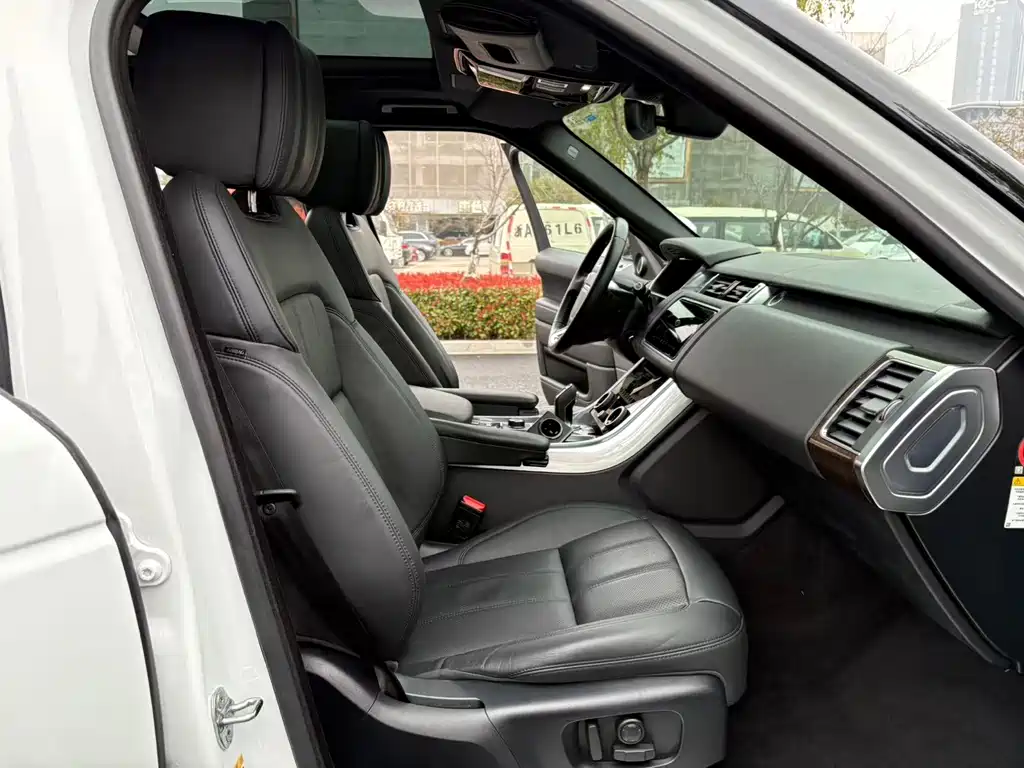 Range Rover Sport New Energy 2019 P400e HSE купить на сайте DeffCars