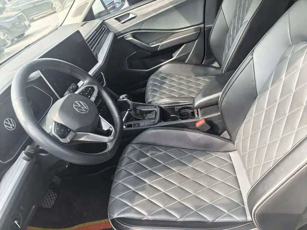 Sagitar 2023 200TSI DSG Flyover Edition купить на сайте DeffCars