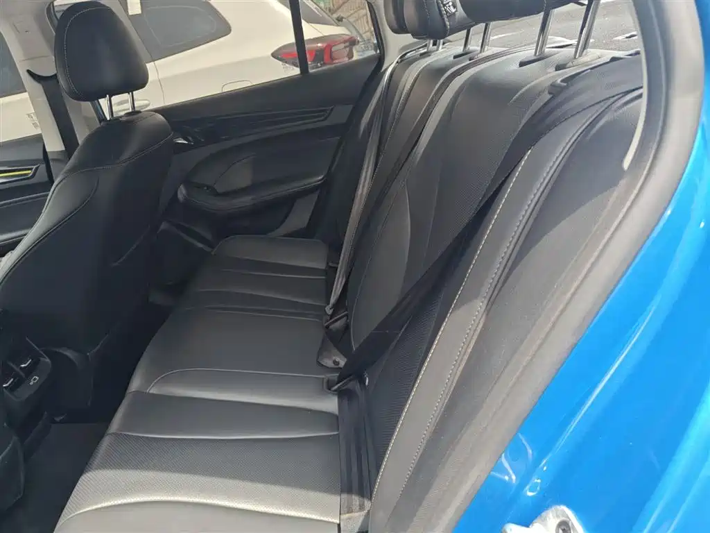 Roewe i5 2021 1.5L CVT Diamond Edition купить на сайте DeffCars