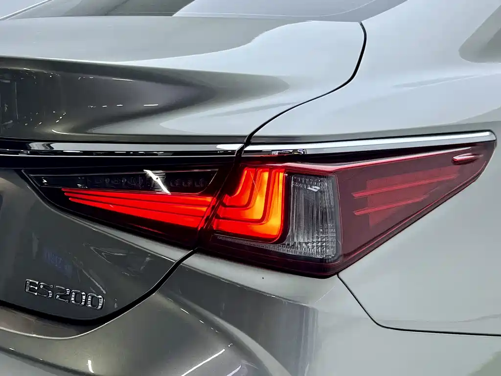 Lexus ES 2020 200 Excellence Edition купить на сайте DeffCars