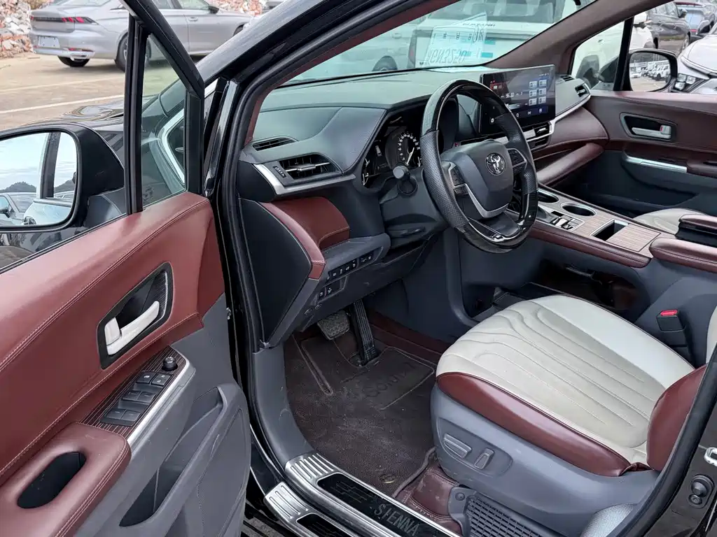 SIENNA 2021 2.5L Hybrid Comfort Edition купить на сайте DeffCars
