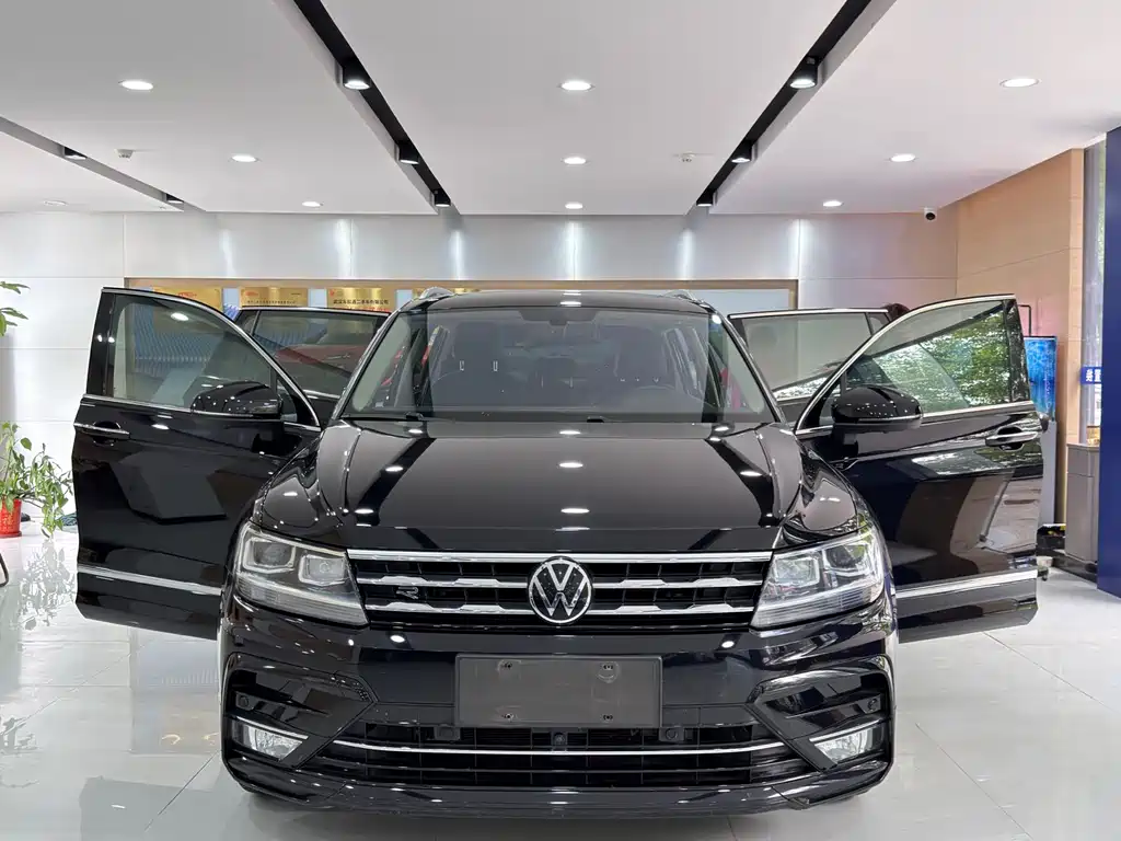 Tiguan L 2021 330TSI automatic two-wheel drive R-Line version купить на сайте DeffCars
