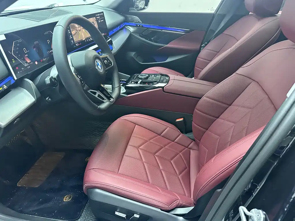 BMW 5 Series 2025 530Li Leading M Sports Package купить на сайте DeffCars